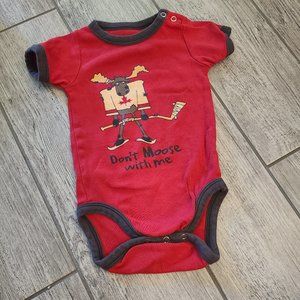 🏷 3/$15 or 5/$20 Lazy One baby boy bodysuit onesie Moose hockey red and black M